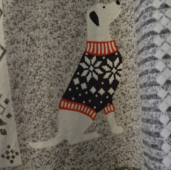 🐶Secret Treasures Cozy Womens Pajamas in Gray and Red With Dogs - Picture 5 of 8